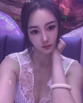 青年汇公寓179D奶长腿柚子