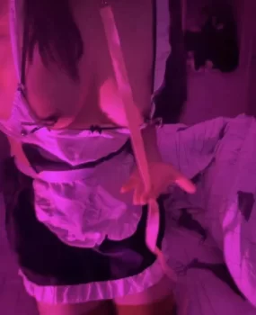 刚下海性感嫩逼小妹