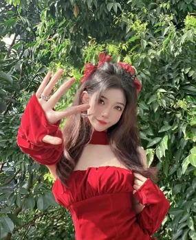 气质三点粉舞蹈教师小姐姐来三亚旅游了