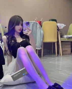 吊带白色袜会玩情趣的小姐姐刚下合肥来兼职