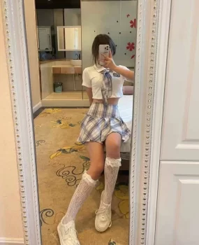 广州颜颜十八岁妹子