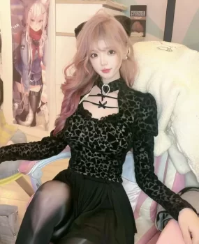 油亮丝袜情趣COS游戏角色扮演00后小姐姐