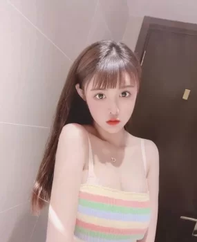 小脸蛋肥嫩嫩童颜小萝莉（00后）